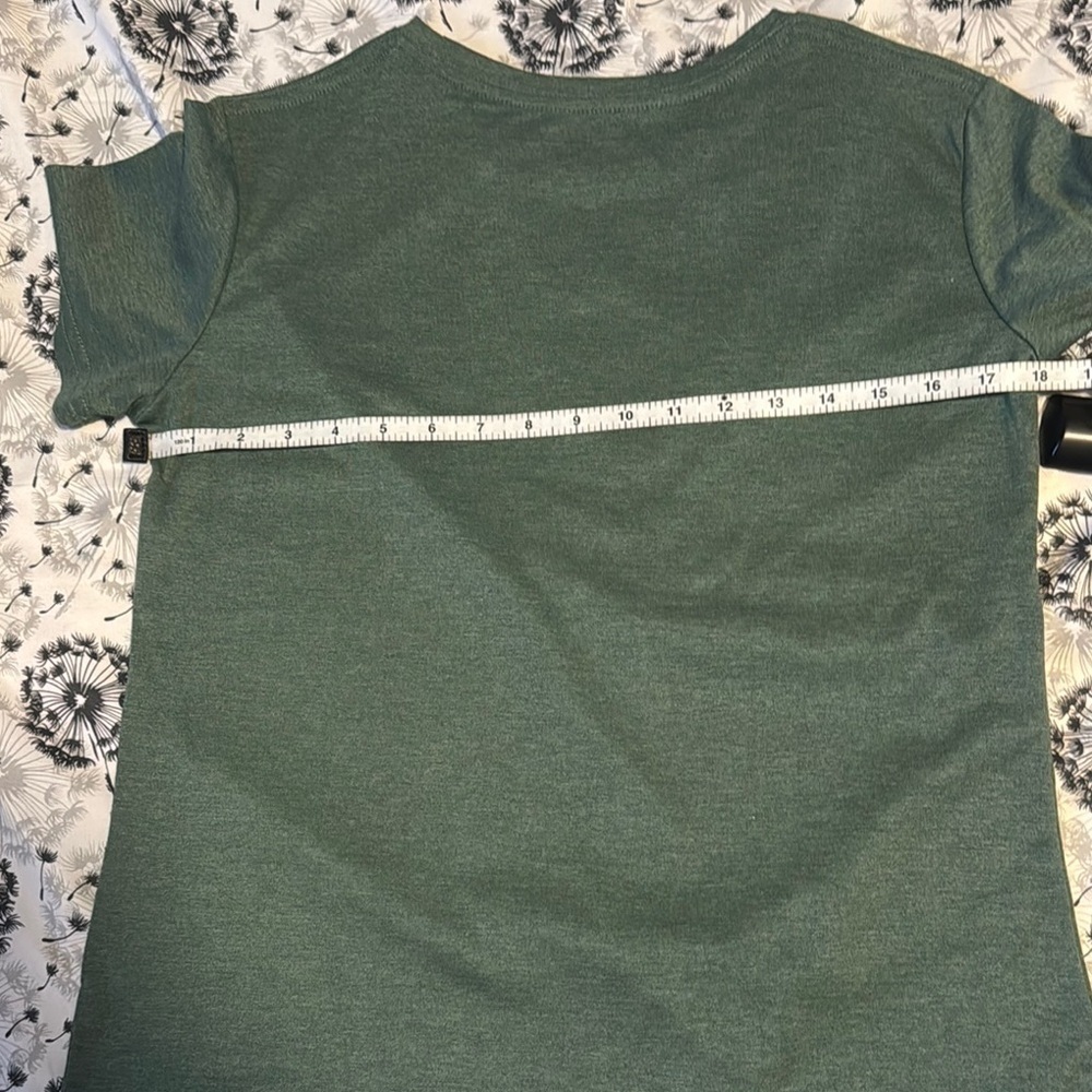 SHEIN || NWOT “Free Hugs” Tee (M) - Picture 7 of 9